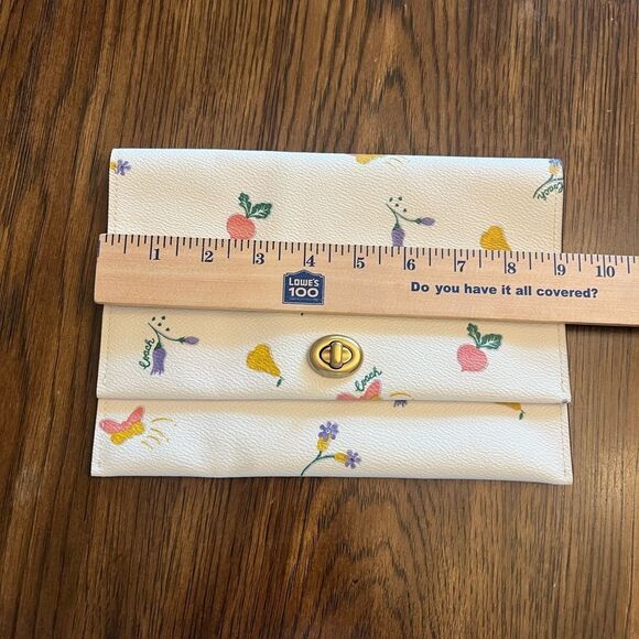 Coach NWOT small dreamy butterfly, floral, fruit and veg envelope clutch bag. - Picture 9 of 10